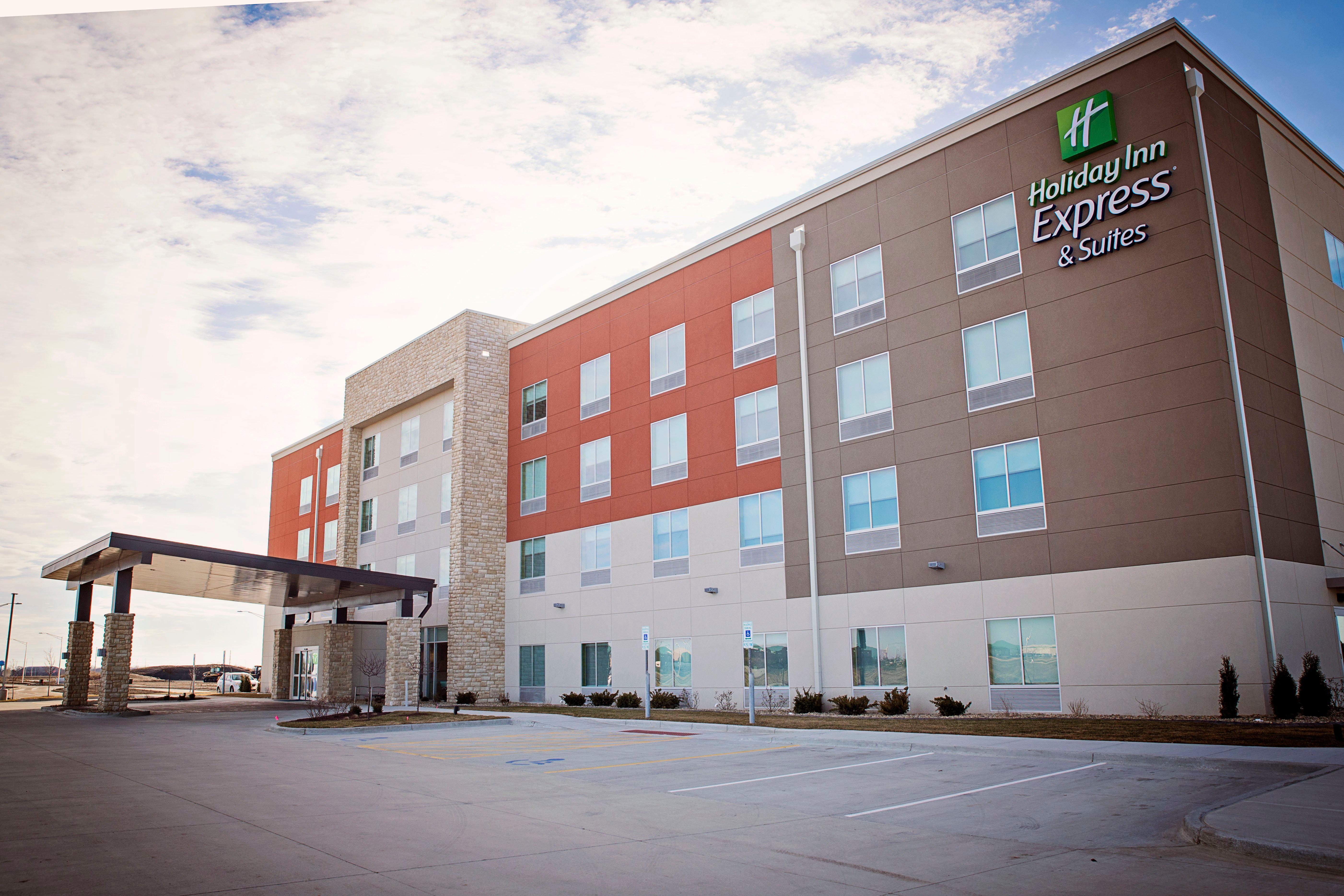 Holiday Inn Express & Suites - Rantoul By Ihg Exterior foto
